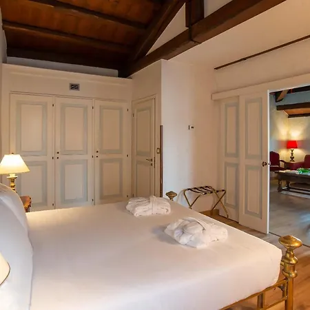 Hotel La Fenice Et Des Artistes 3*