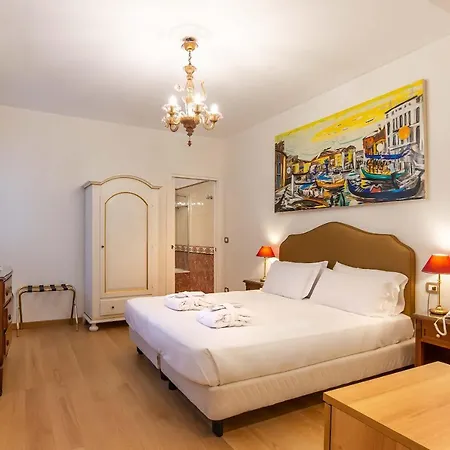 La Fenice Et Des Artistes 3* Veneza