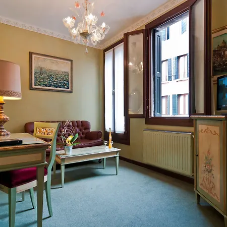 La Fenice Et Des Artistes