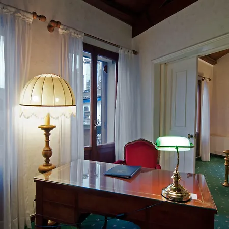 La Fenice Et Des Artistes Szálloda