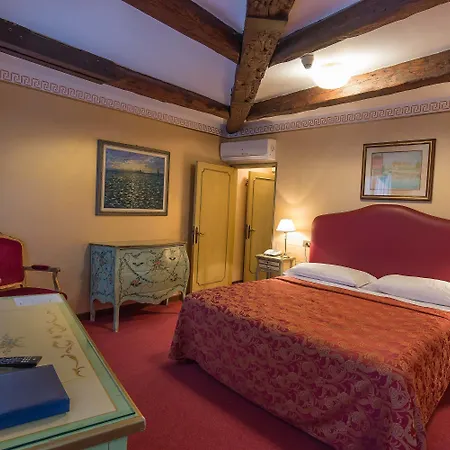 La Fenice Et Des Artistes 3*