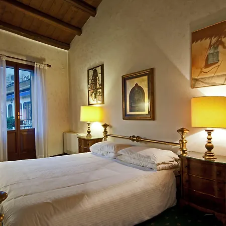 La Fenice Et Des Artistes 3* Velence