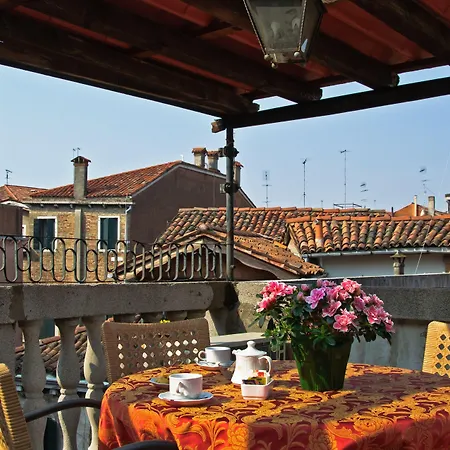 Szálloda La Fenice Et Des Artistes