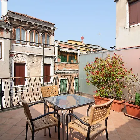 Szálloda La Fenice Et Des Artistes 3*