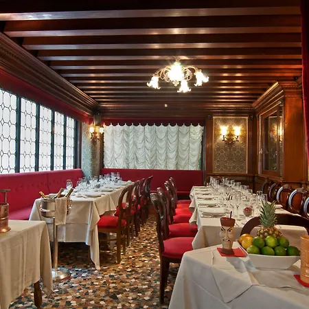 La Fenice Et Des Artistes Szálloda