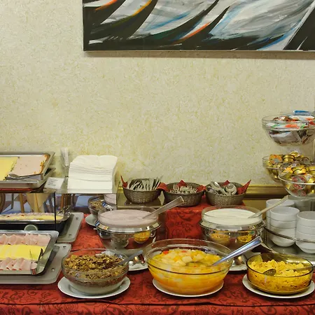 Szálloda La Fenice Et Des Artistes 3*