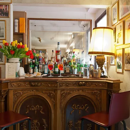 Szálloda La Fenice Et Des Artistes Velence