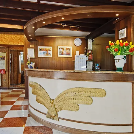 La Fenice Et Des Artistes Szálloda Velence