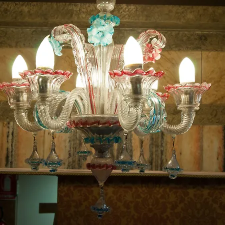 Szálloda La Fenice Et Des Artistes Velence