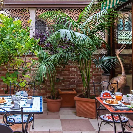 Szálloda La Fenice Et Des Artistes Velence