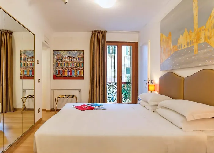 ラ フェニーチェ  エ デザルティステス 3* ヴェネツィア