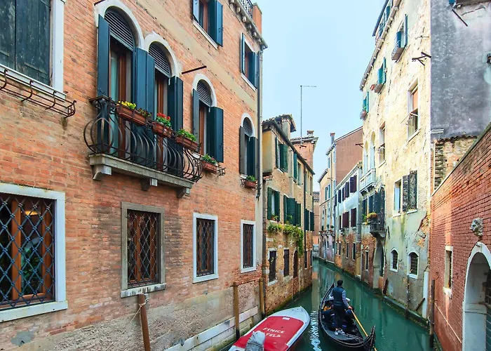 ラ フェニーチェ  エ デザルティステス ホテル