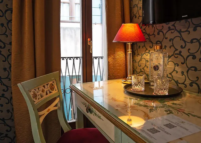 ラ フェニーチェ  エ デザルティステス 3* ヴェネツィア