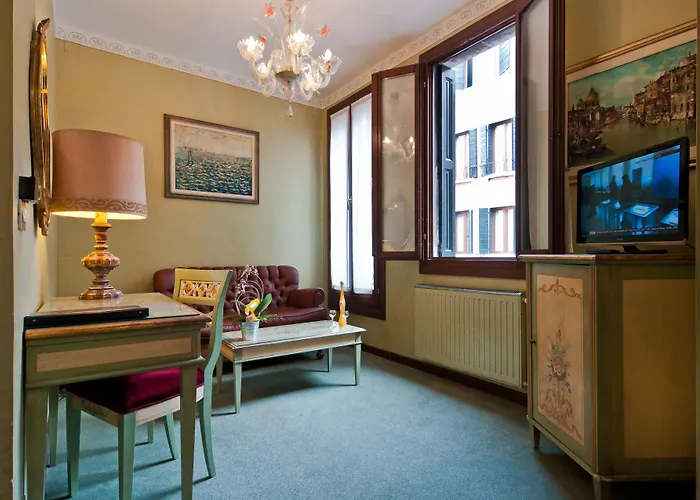 ラ フェニーチェ  エ デザルティステス