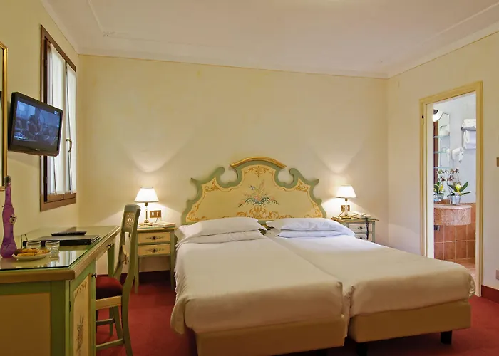 ホテル ラ フェニーチェ  エ デザルティステス ヴェネツィア