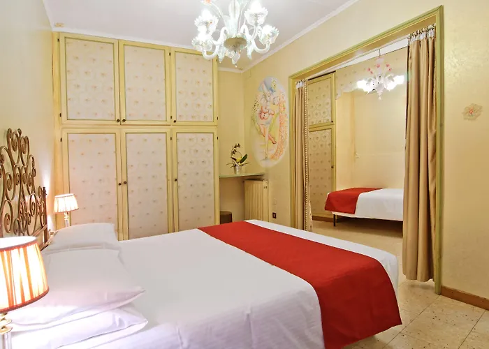 ラ フェニーチェ  エ デザルティステス ホテル 3*