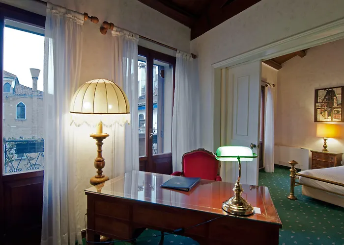 ラ フェニーチェ  エ デザルティステス ホテル