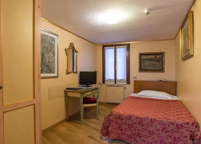 ラ フェニーチェ  エ デザルティステス ヴェネツィア