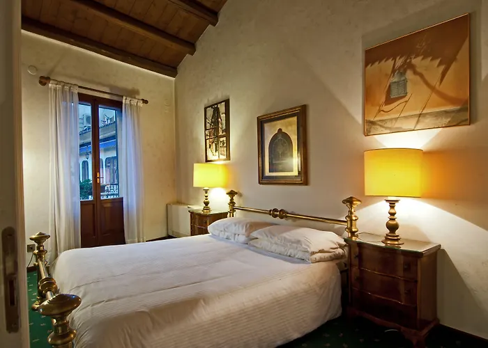 ラ フェニーチェ  エ デザルティステス 3* ヴェネツィア