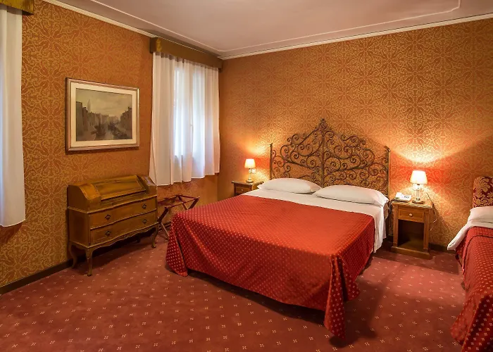 ラ フェニーチェ  エ デザルティステス 3* ヴェネツィア