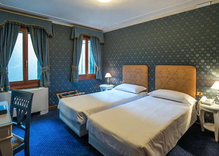 ホテル ラ フェニーチェ  エ デザルティステス ヴェネツィア