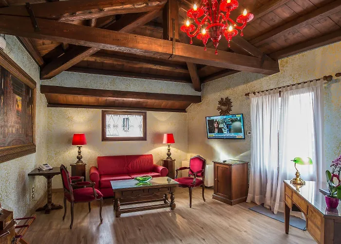 ラ フェニーチェ  エ デザルティステス ホテル 3*