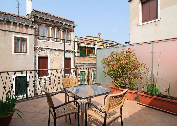 ホテル ラ フェニーチェ  エ デザルティステス 3*