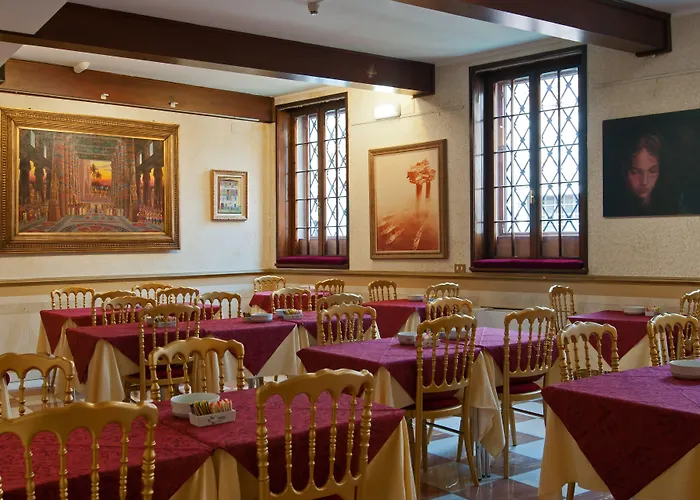 ラ フェニーチェ  エ デザルティステス 3*