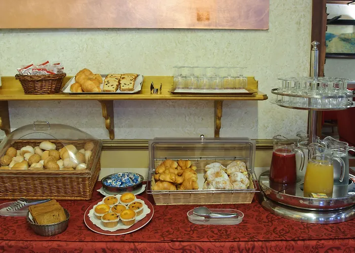 ラ フェニーチェ  エ デザルティステス 3*