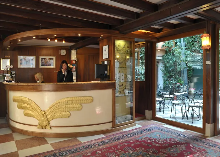 ラ フェニーチェ  エ デザルティステス 3*