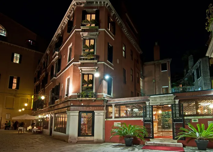 ホテル ラ フェニーチェ  エ デザルティステス ヴェネツィア