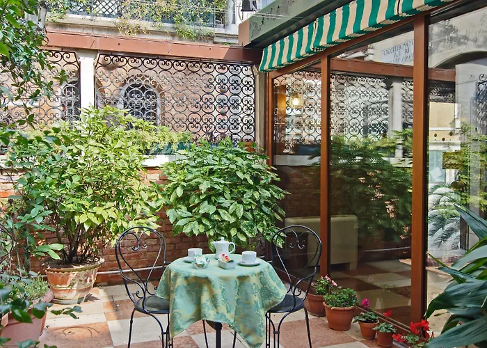 ホテル ラ フェニーチェ  エ デザルティステス ヴェネツィア