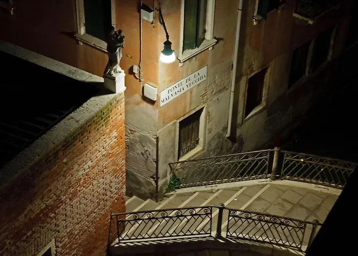 ホテル ラ フェニーチェ  エ デザルティステス ヴェネツィア