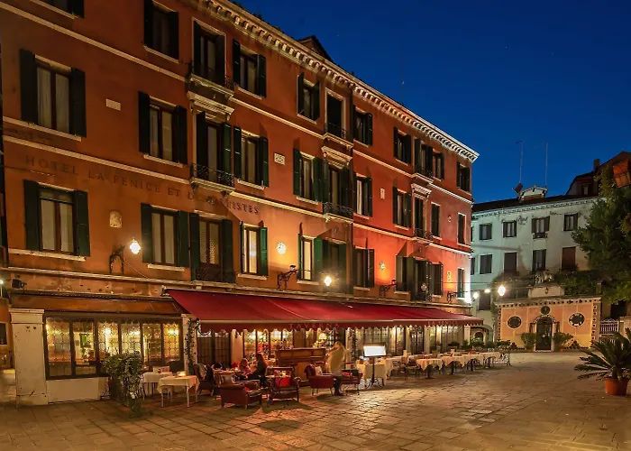 ラ フェニーチェ  エ デザルティステス