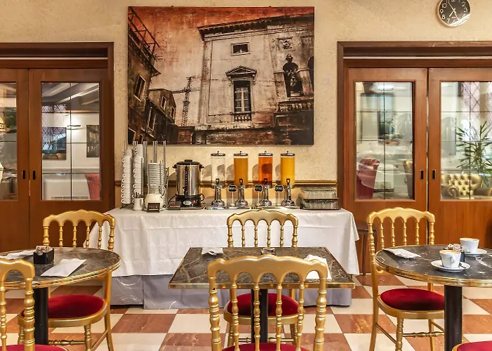 ラ フェニーチェ  エ デザルティステス ホテル 3*