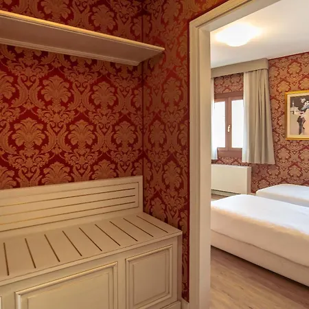 La Fenice Et Des Artistes 3* Venise